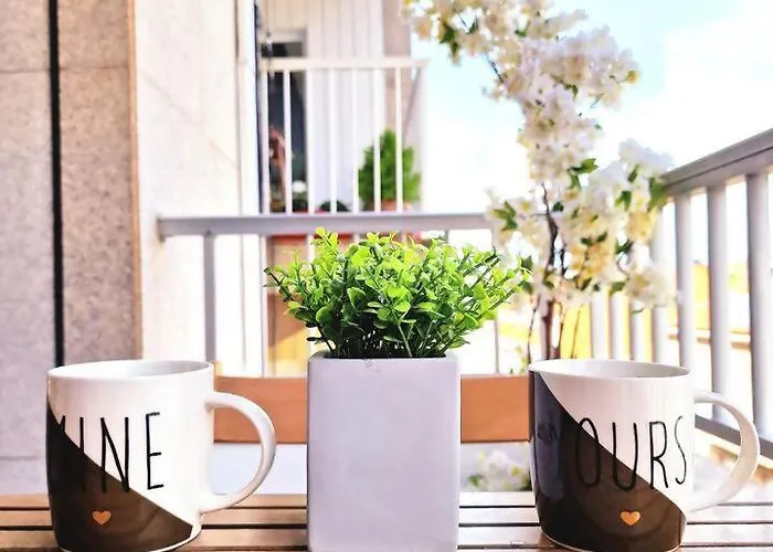 Chabos Plaza Espana Centro * Vigo